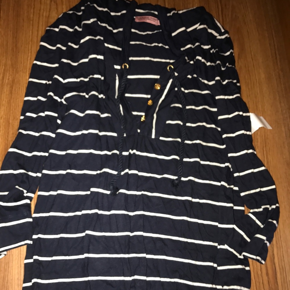 Long sleeve v neck